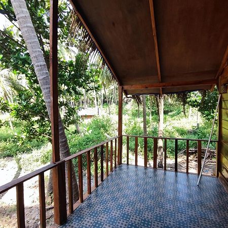 Sea Front Cottage Little Khola Cola Bagian luar foto