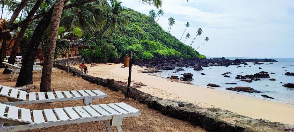 Sea Front Cottage Little Khola Cola Bagian luar foto