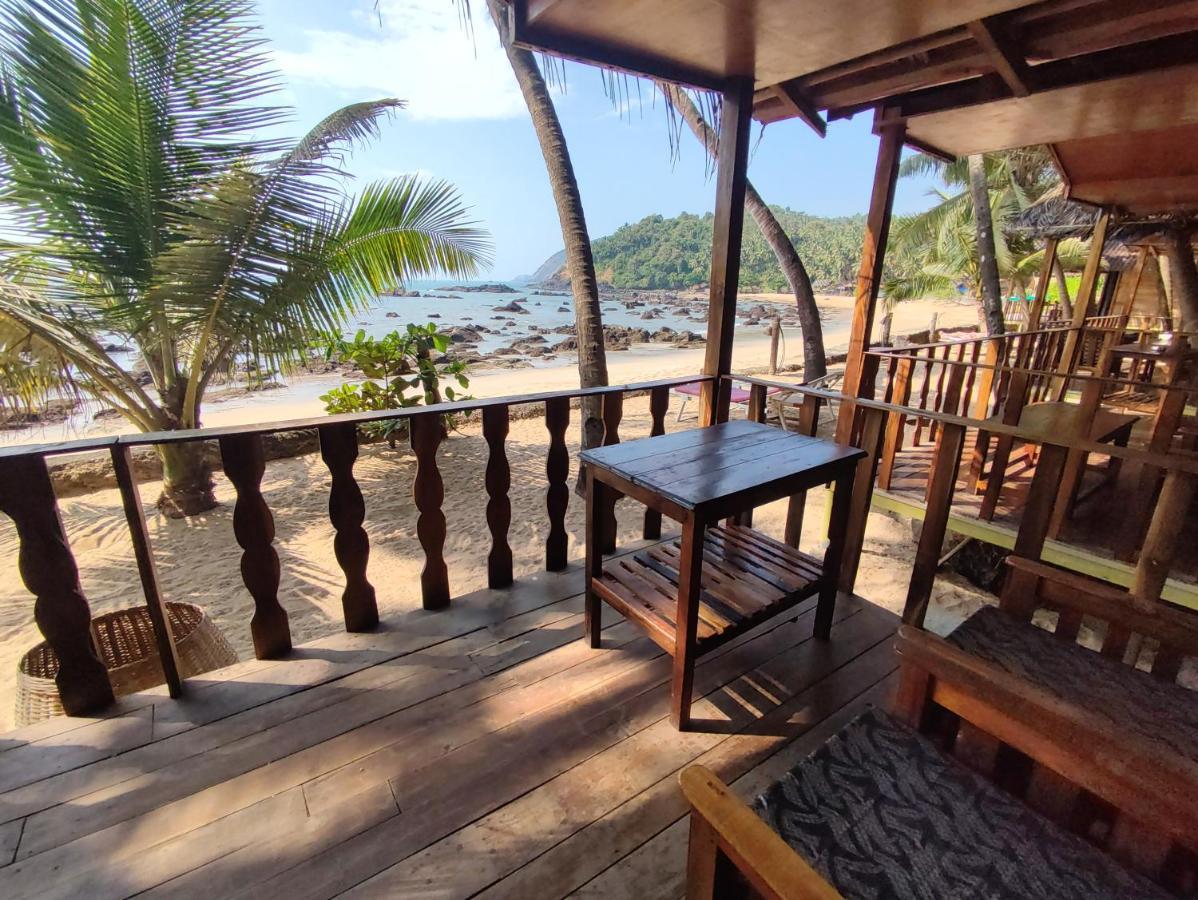 Sea Front Cottage Little Khola Cola Bagian luar foto