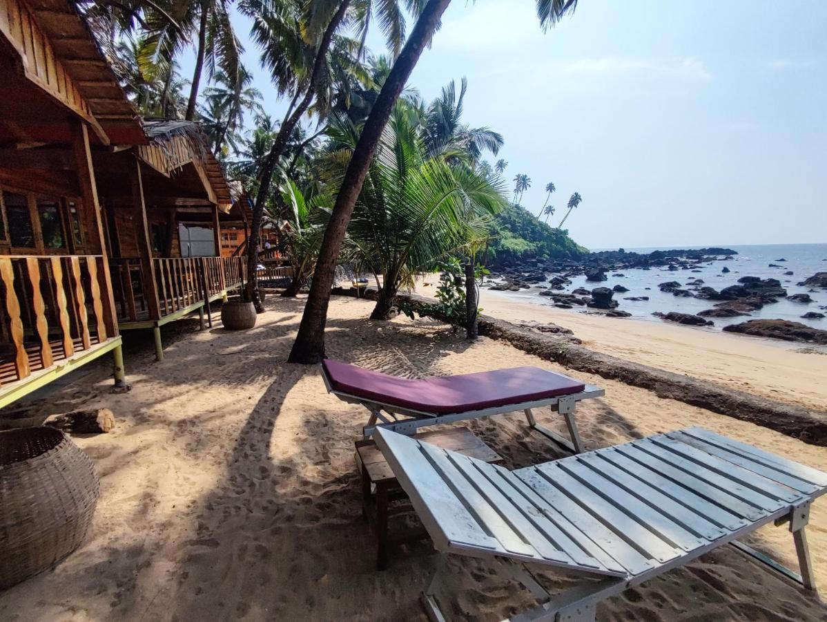 Sea Front Cottage Little Khola Cola Bagian luar foto